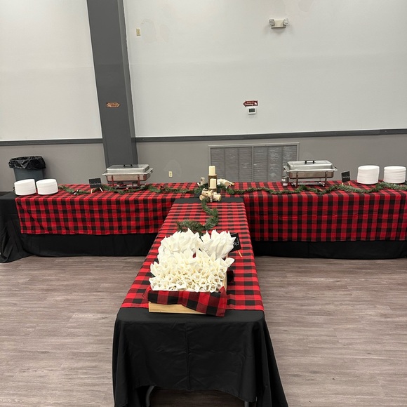 ROBERT STANLEY Red Black Buffalo Rectangle Plaid Check Table Cloth - Picture 2 of 3